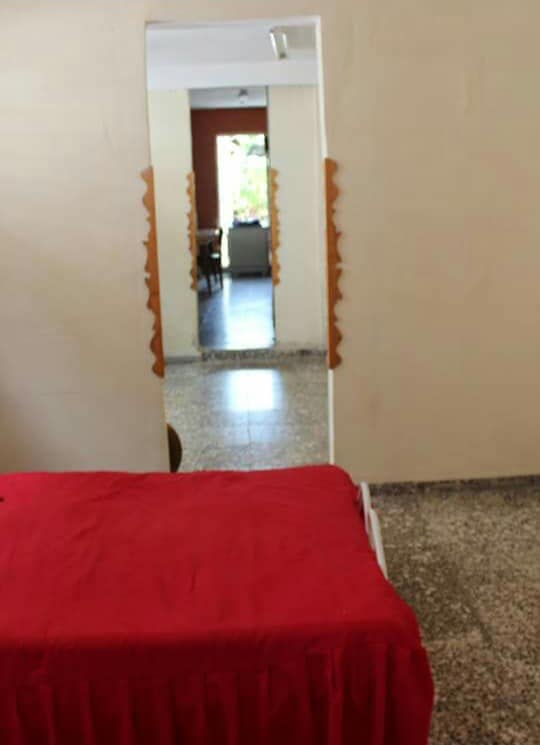 CASA EN VENTA EN HOLGUIN. CASA #447 LA HABANA CUBA