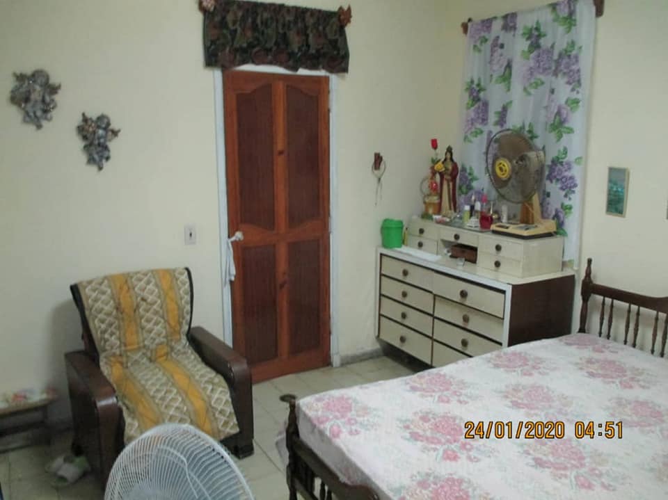 Biplanta Colonial