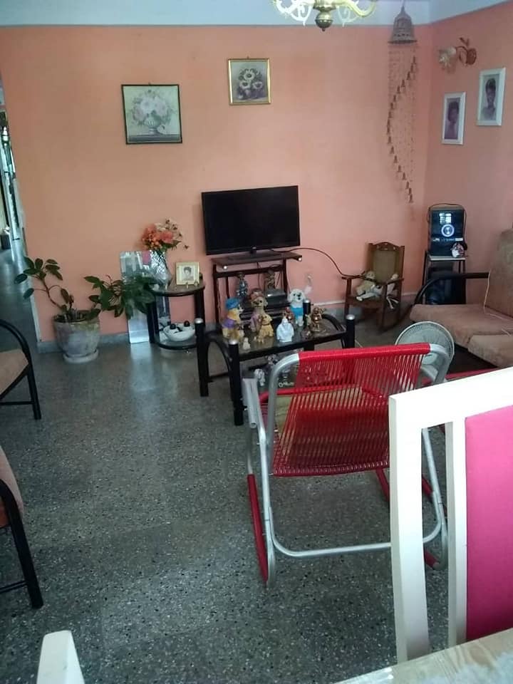 CASA CON PISCINA EN ARROYO NARANJO