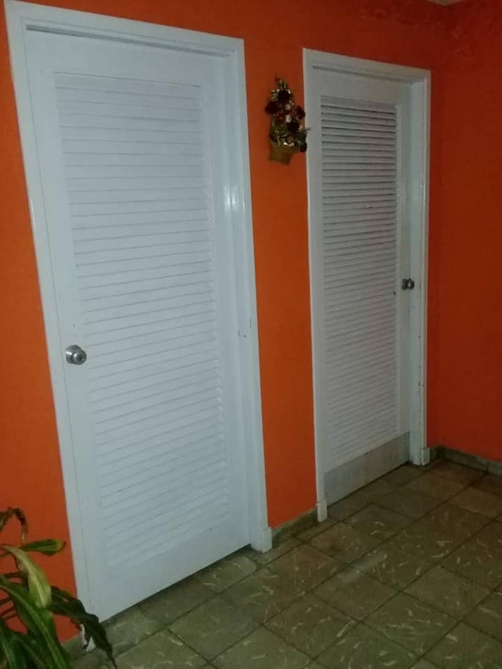 CASA CON PISCINA EN ARROYO NARANJO