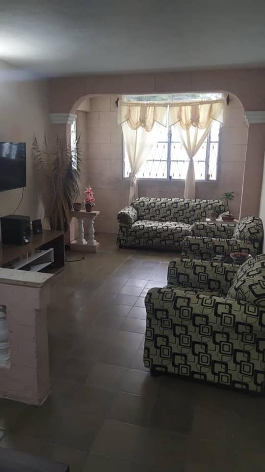 Biplanta Colonial