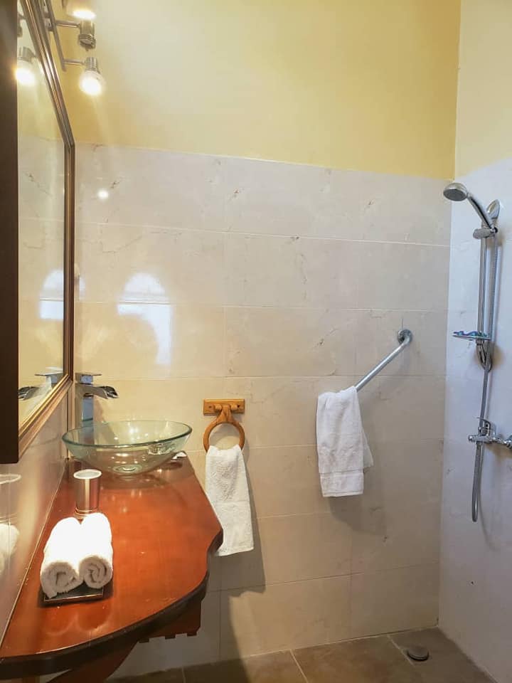 Casa con Piscina en Alta Habana